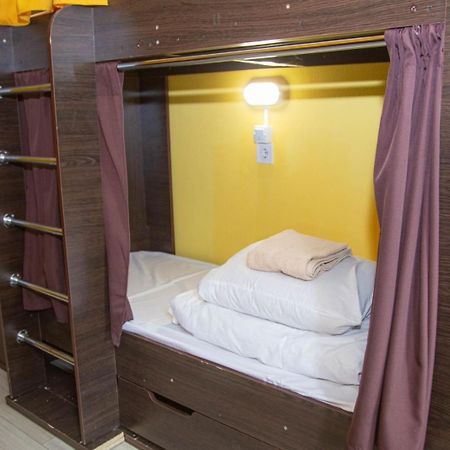 Sun City Hostel 4 Kiev Bagian luar foto